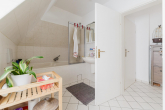 Badezimmer - Charmante 2-Zimmer-Wohnung mit fünf Garagen – ideal für Kapitalanleger oder Eigennutzer!