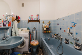 Badezimmer - Zentral gelegenes, bereits aufgeteiltes Mehrfamilienhaus in unmittelbarer Nähe zur Universität.