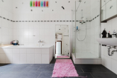 Badezimmer - Attraktives Haus mit vielseitigen Nutzungsmöglichkeiten in Top-Lage!