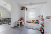Kinderzimmer - Charmantes Zweifamilienhaus mit Garten – Vollsanierung in 2024!