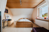 Schlafzimmer - Zwei-Familien-Haus mit Garage und Fernblick!