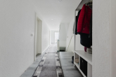 Flur - Attraktives Mehrfamilienhaus mit Garagen und Garten!