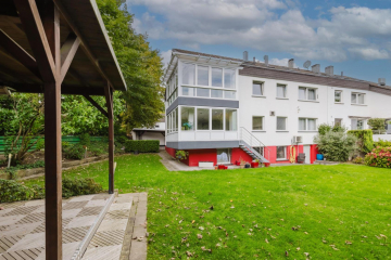 Modernisiertes Dreifamilienhaus mit großem Garten und Garagen!, 44141 Dortmund, Mehrfamilienhaus