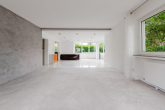 Wohnzimmer - Modernisiertes Dreifamilienhaus mit großem Garten und Garagen!