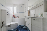 Badezimmer - Attraktives Dreifamilienhaus mit Ausbaupotenzial – flexibel für Eigennutzer & Kapitalanleger!
