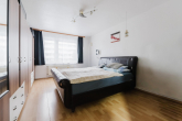 Schlafzimmer - Großzügig wohnen: 5 Zimmer & 2 Südbalkone!