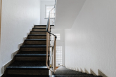 Treppenhaus - Großzügig wohnen: 5 Zimmer & 2 Südbalkone!