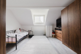 Zimmer - Interessantes Mehrfamilienhaus mit Entwicklungspotenzial!