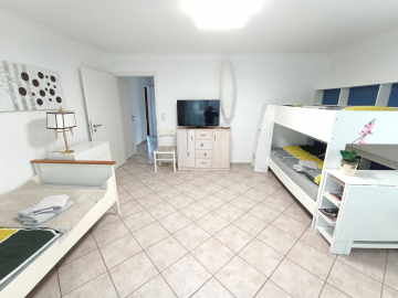 Starkes Investment – optimale Nutzung für Monteurswohnung: ZFH mit 9 % Rendite, 22946 Großensee, Zweifamilienhaus